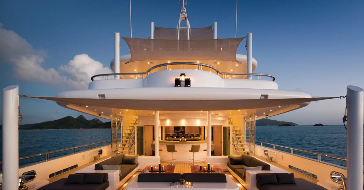 why-is-a-yacht-rental-better-than-a-hotel-vacay
