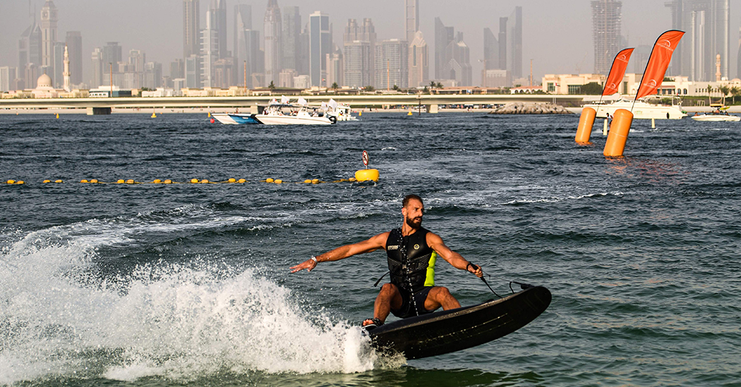 thrilling-watersports-adventures-on-yachts-in-dubai